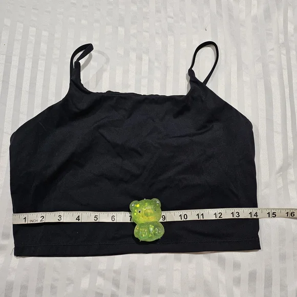 Stylish Black and White Women's Crop Tops - Picture 2 of 8